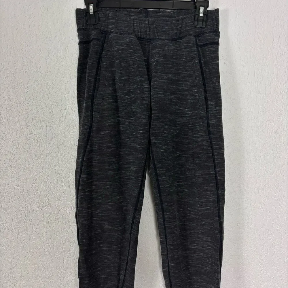Lululemon‎ Heathered Grey Jogger Sweatpants Women’s size 4